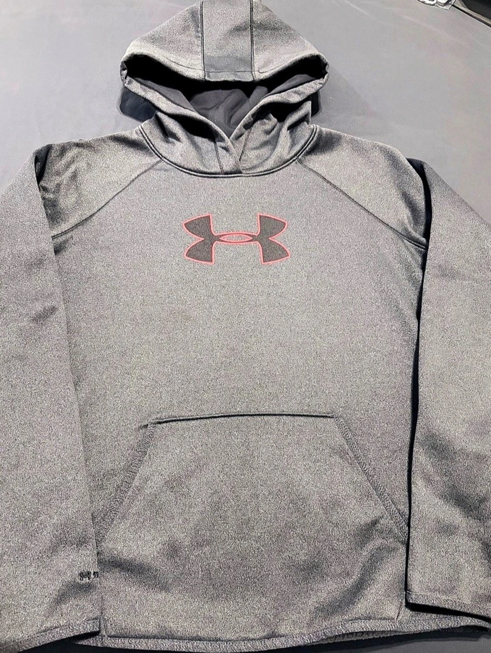 Under Armour Woman’s Gray Hoodie
15Size Small Like New